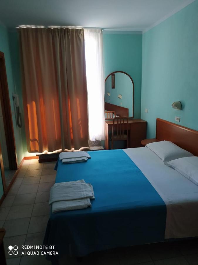 Hotel Blue Moon Rimini Extérieur photo