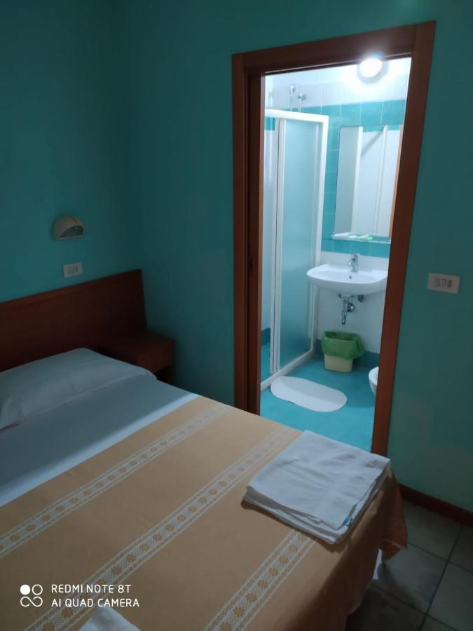 Hotel Blue Moon Rimini Extérieur photo