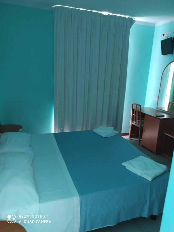 Hotel Blue Moon Rimini Extérieur photo