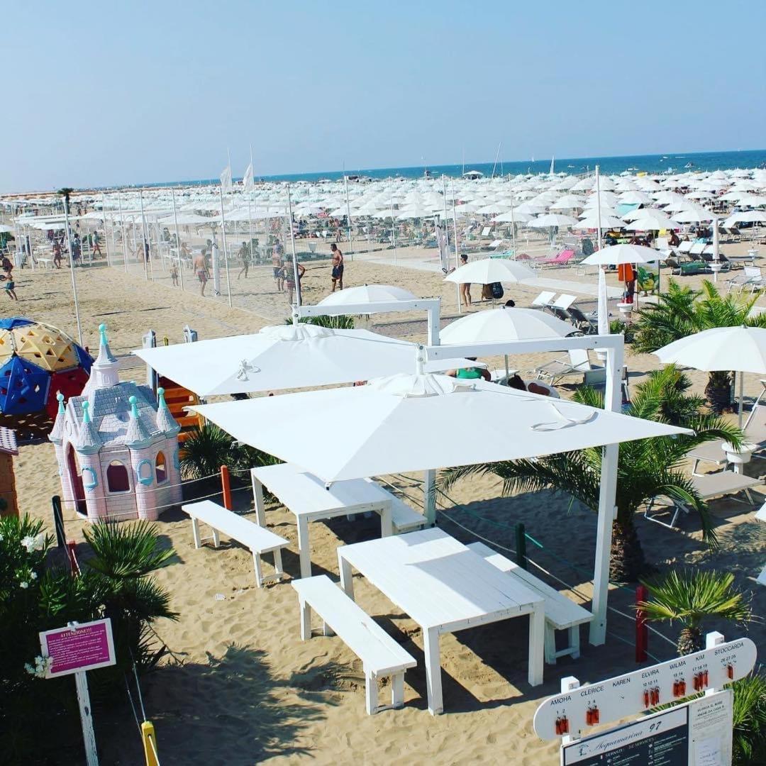 Hotel Blue Moon Rimini Extérieur photo