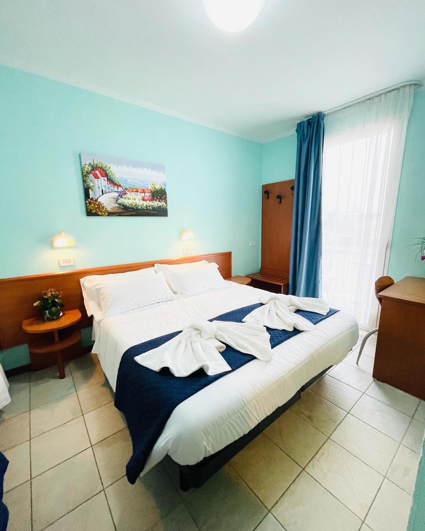Hotel Blue Moon Rimini Extérieur photo