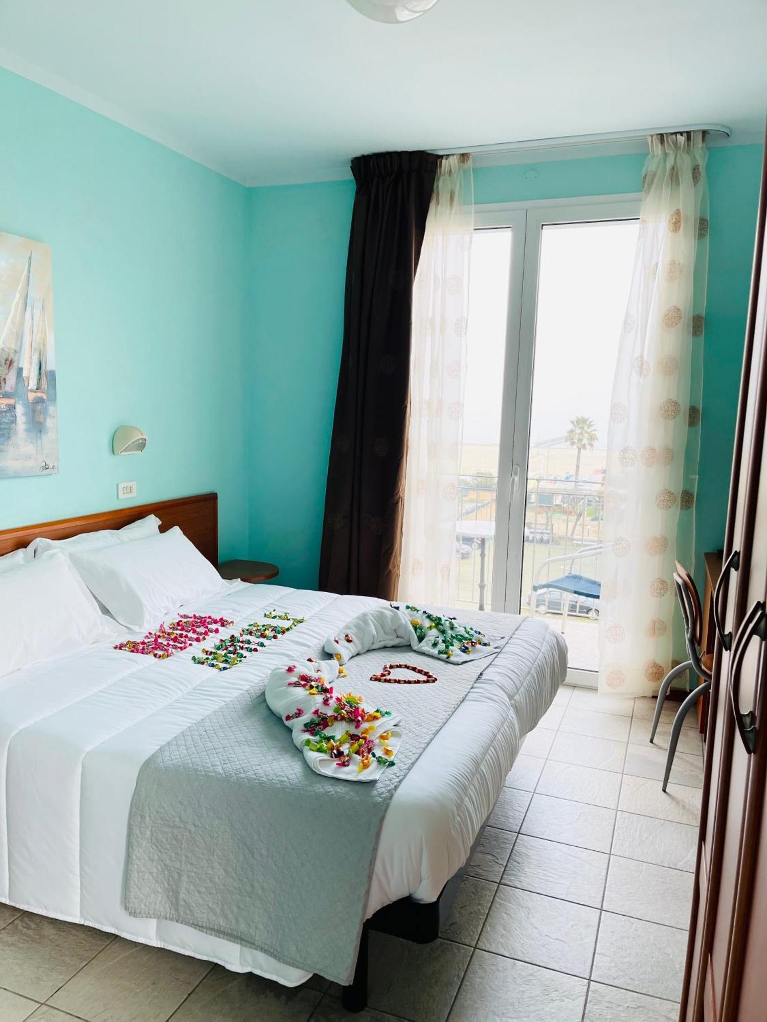 Hotel Blue Moon Rimini Extérieur photo