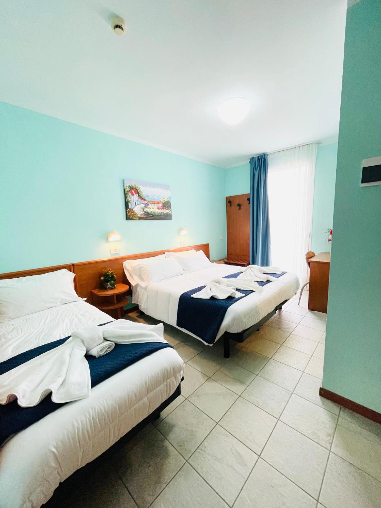 Hotel Blue Moon Rimini Extérieur photo