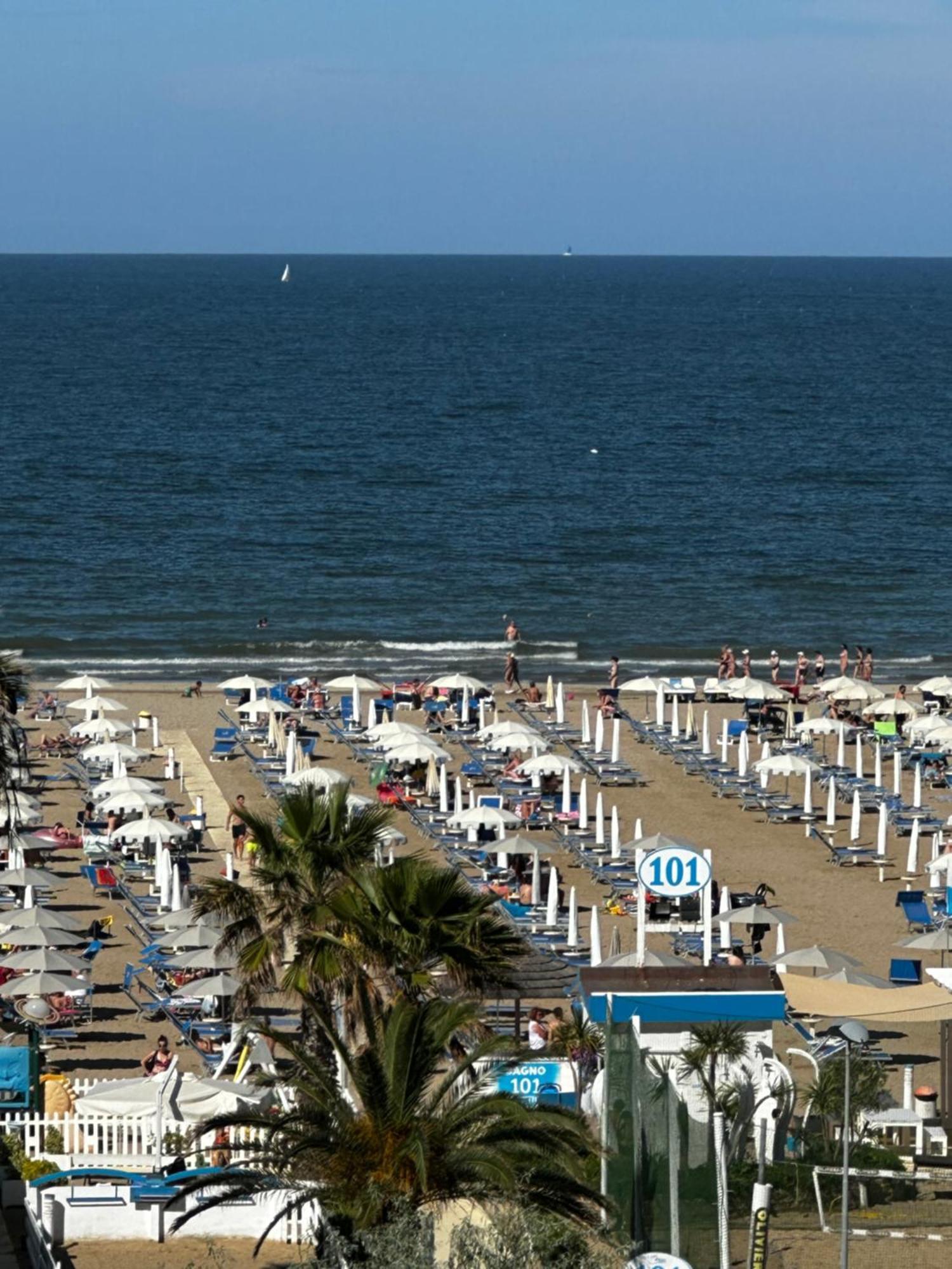 Hotel Blue Moon Rimini Extérieur photo