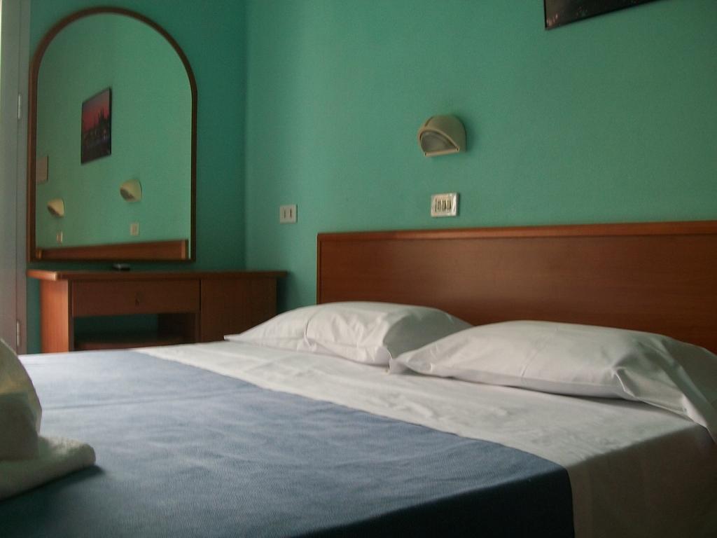 Hotel Blue Moon Rimini Extérieur photo